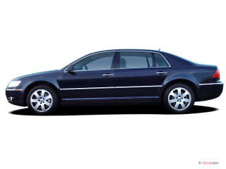 Illustration for article titled The Kia K900 Is The New Volkswagen Phaeton